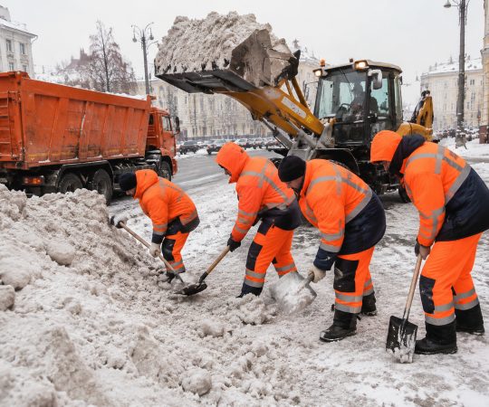 Уборка снега в Каменске-Уральском и Свердловской области